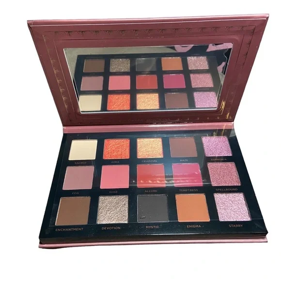 ACE BEAUTÉ‎ Mystic Romance Eyeshadow Palette New In Box - Picture 2 of 3